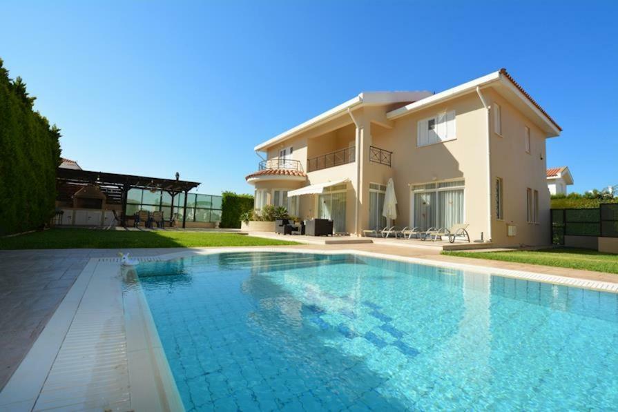 Villa Daryah Sirina Bay プロタラス エクステリア 写真