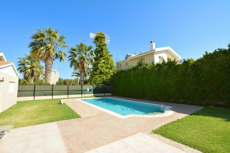 Villa Daryah Sirina Bay プロタラス エクステリア 写真