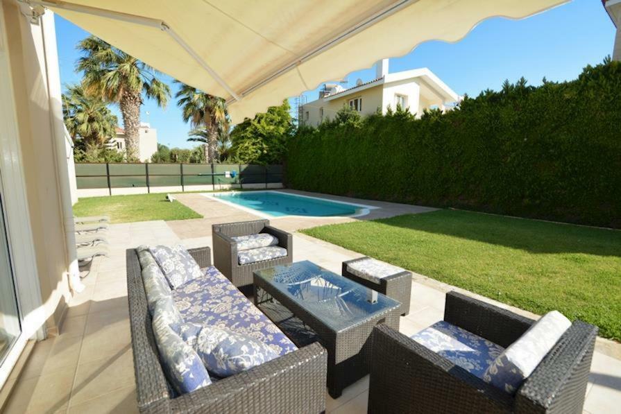 Villa Daryah Sirina Bay プロタラス エクステリア 写真