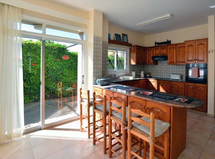 Villa Daryah Sirina Bay プロタラス エクステリア 写真