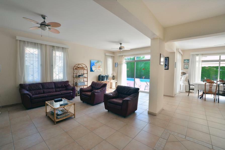 Villa Daryah Sirina Bay プロタラス エクステリア 写真
