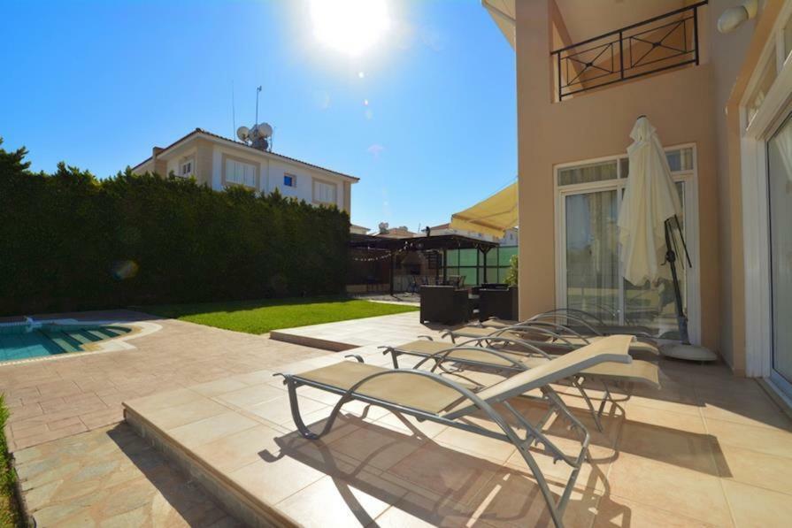 Villa Daryah Sirina Bay プロタラス エクステリア 写真